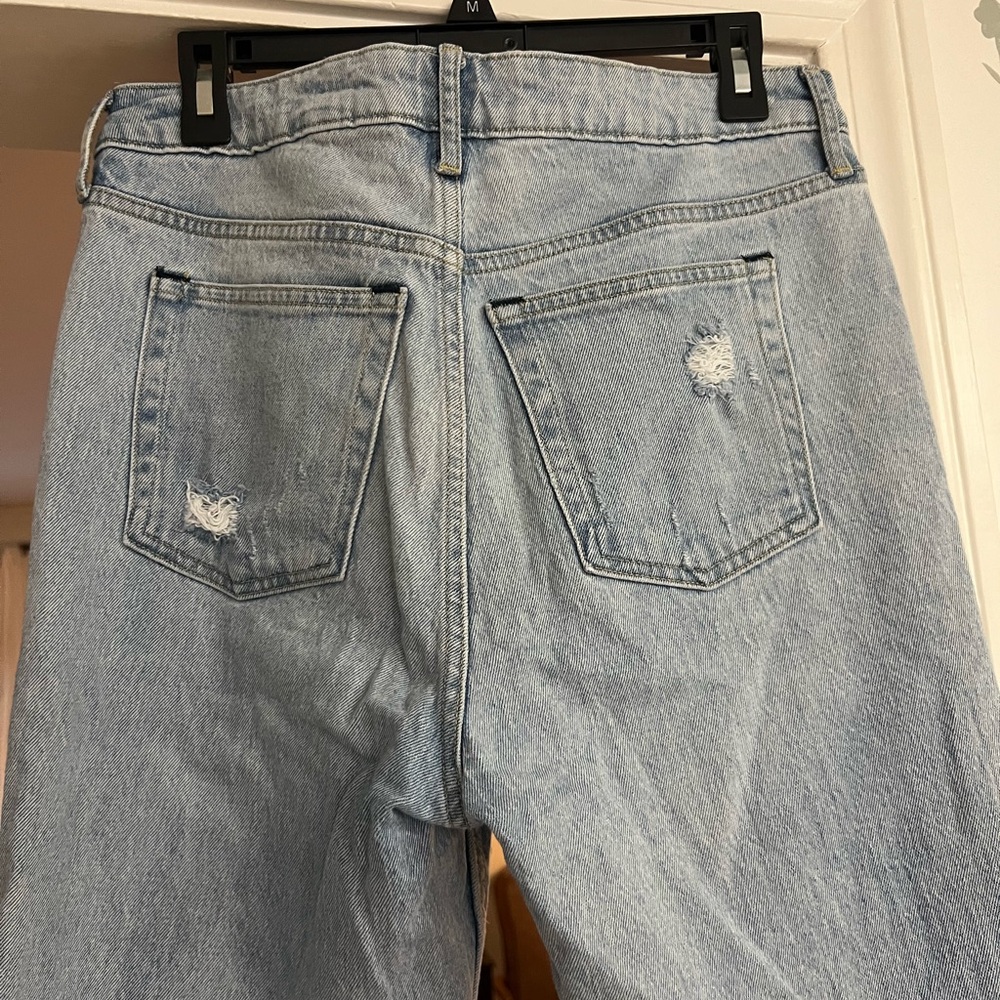 Free Assembly jeans - Picture 2 of 7